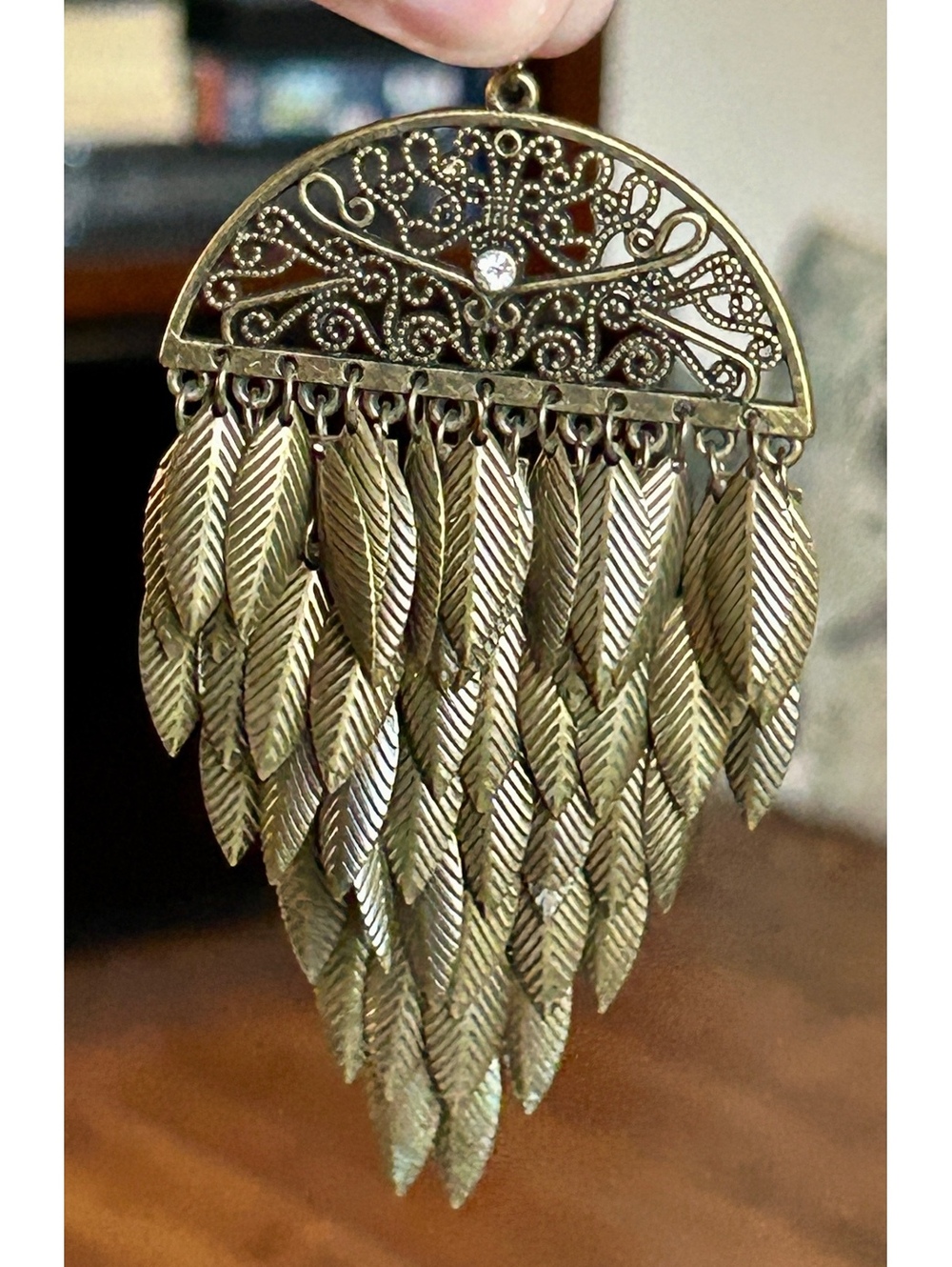 Vintage Style Gold Tone Leaf Pendant Necklace with Rhinestone Accent
